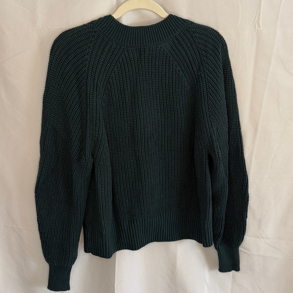 a new day Green V-Neck Chunky Cable Knit Sweater - Small - Picture 5 of 7